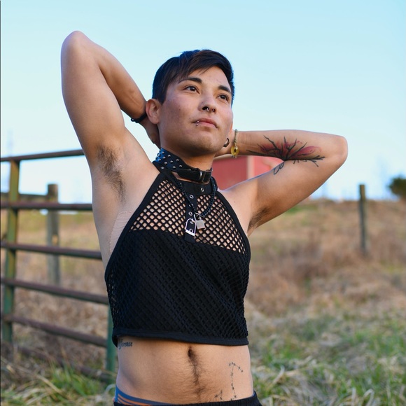 Meet your Posher, Gabe - Picture 2 of 6